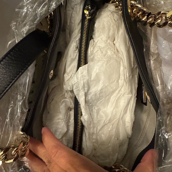 Valentino Tote with Chain Details NEW - Picture 5 of 6